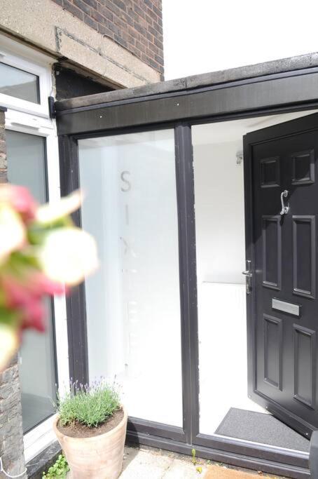 Light Filled Mid- Century 3 Bed Cottage In Dulwich London Eksteriør billede