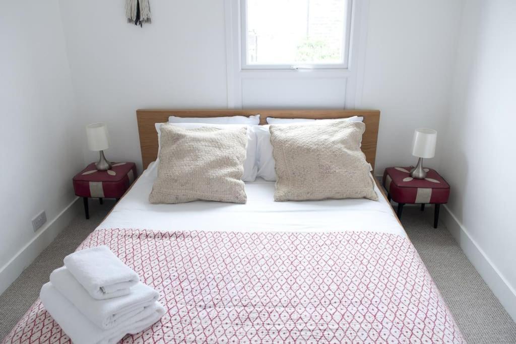 Light Filled Mid- Century 3 Bed Cottage In Dulwich London Eksteriør billede
