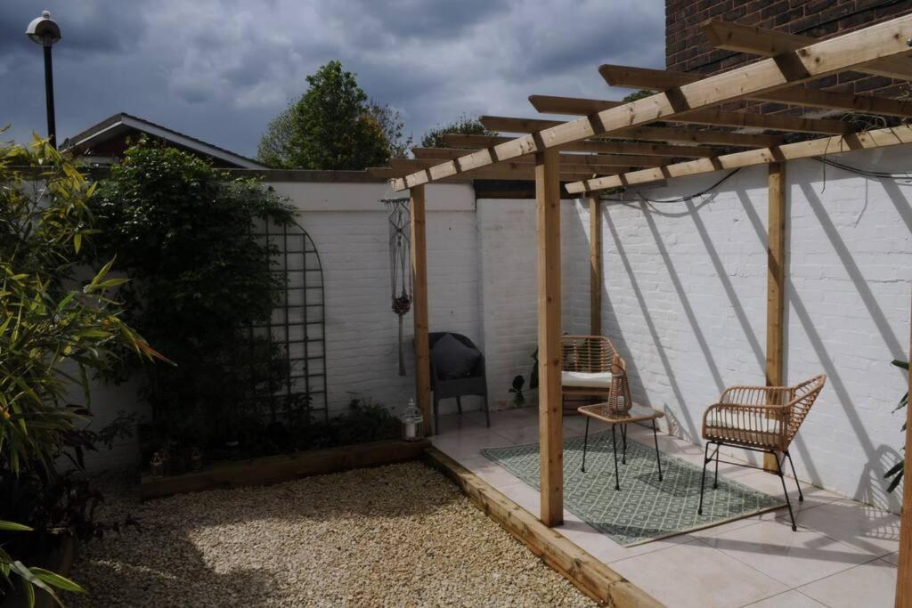 Light Filled Mid- Century 3 Bed Cottage In Dulwich London Eksteriør billede